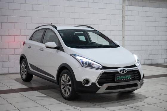 HYUNDAI HB20X 1.6 16V PREMIUM FLEX 4P AUTOMÁTICO